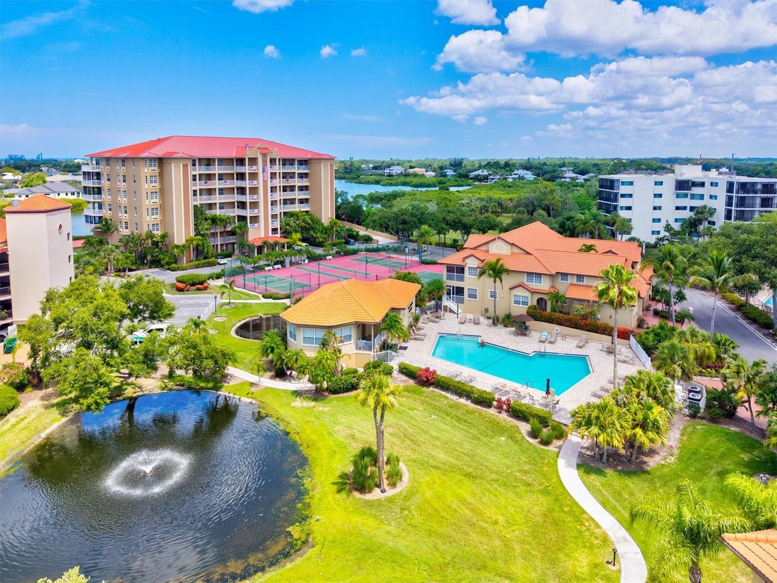 BLACKBURN HARBOR WATERFRONT VILLAS - Residential