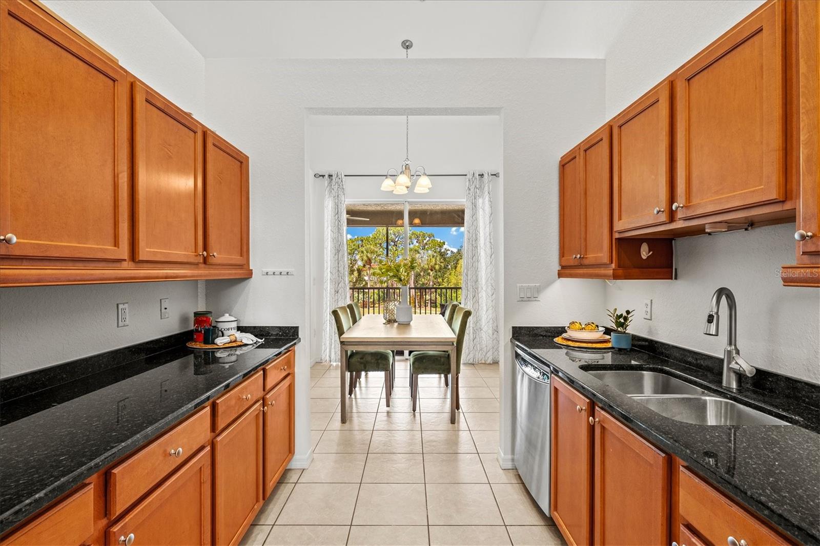 BLACKBURN HARBOR WATERFRONT VILLAS - Residential