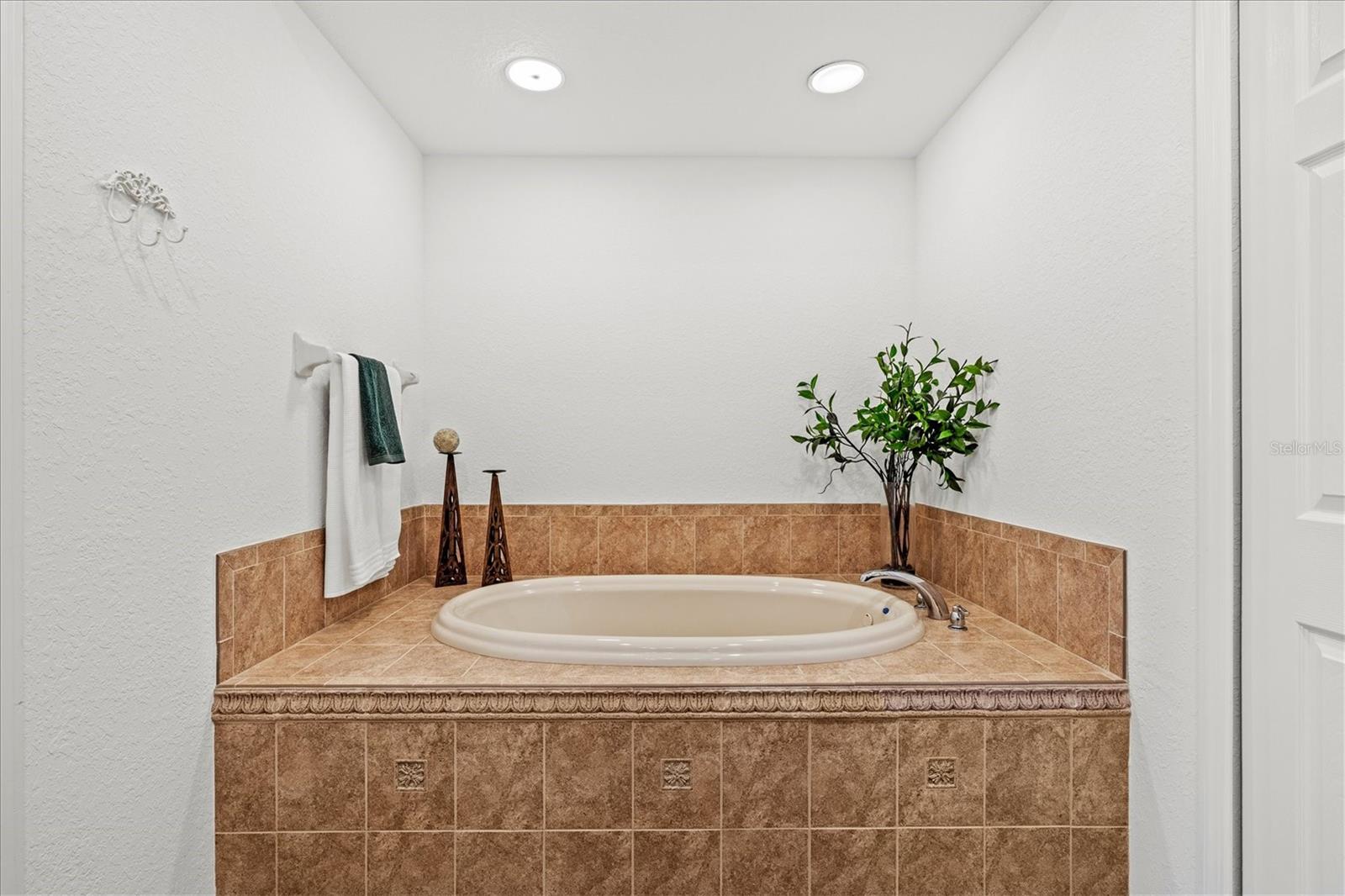 BLACKBURN HARBOR WATERFRONT VILLAS - Residential
