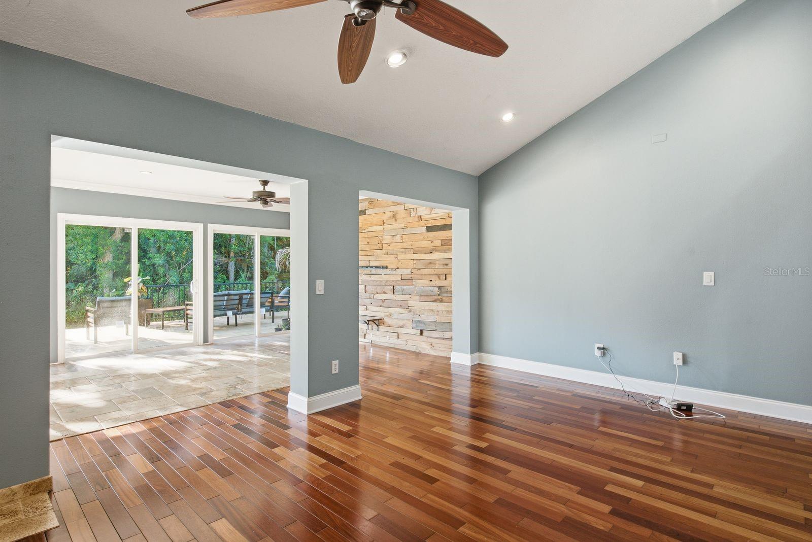 CARROLLWOOD SOUTH - Residential