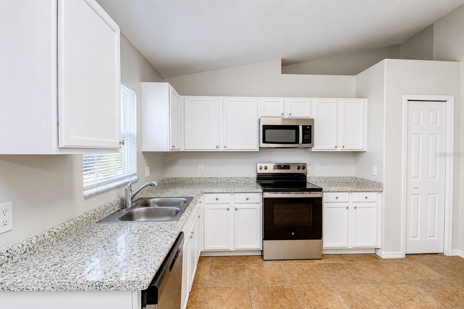 POINCIANA NBRHD 5 VILLAGE 7 - Residential