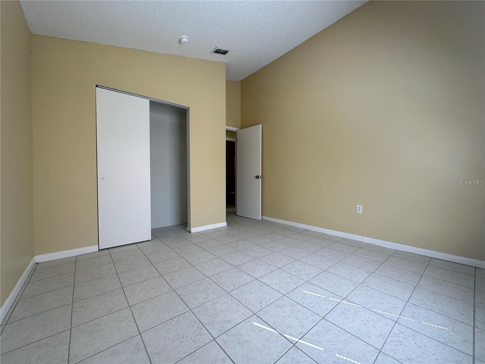 MAGNOLIA LAKES - Residential Lease