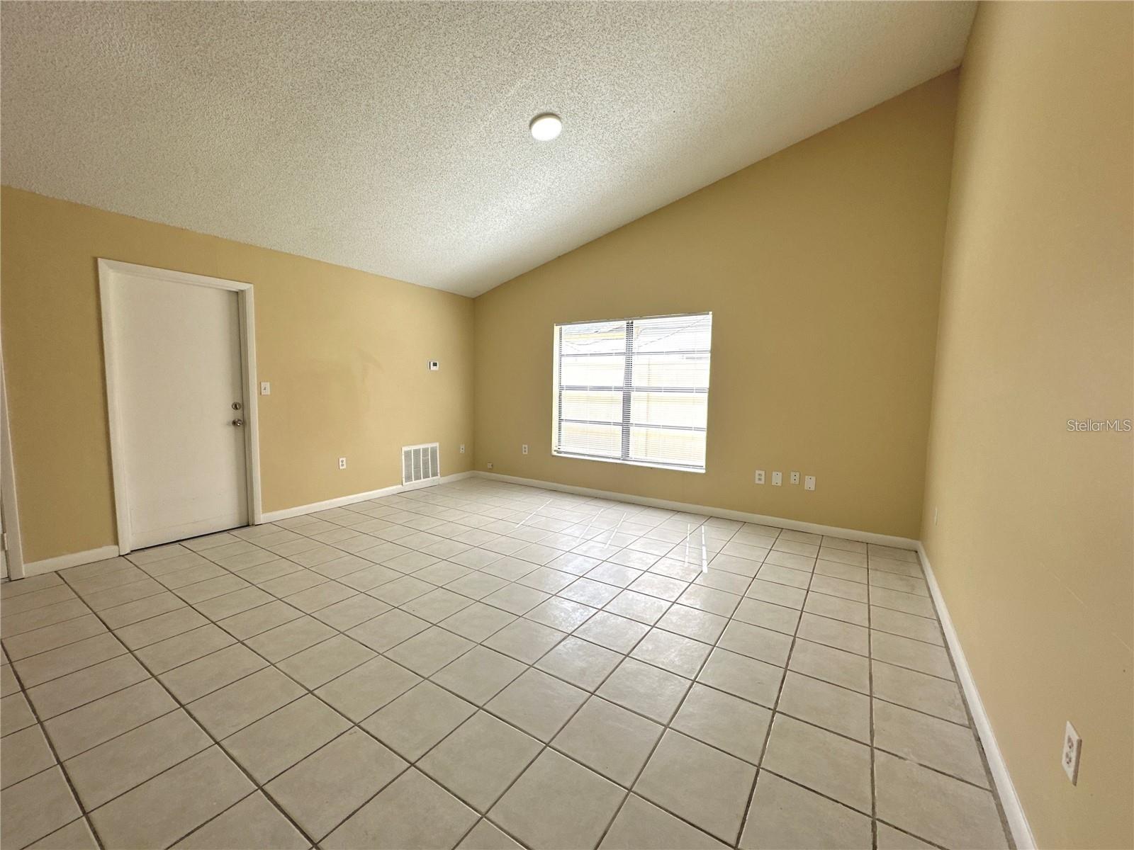 MAGNOLIA LAKES - Residential Lease