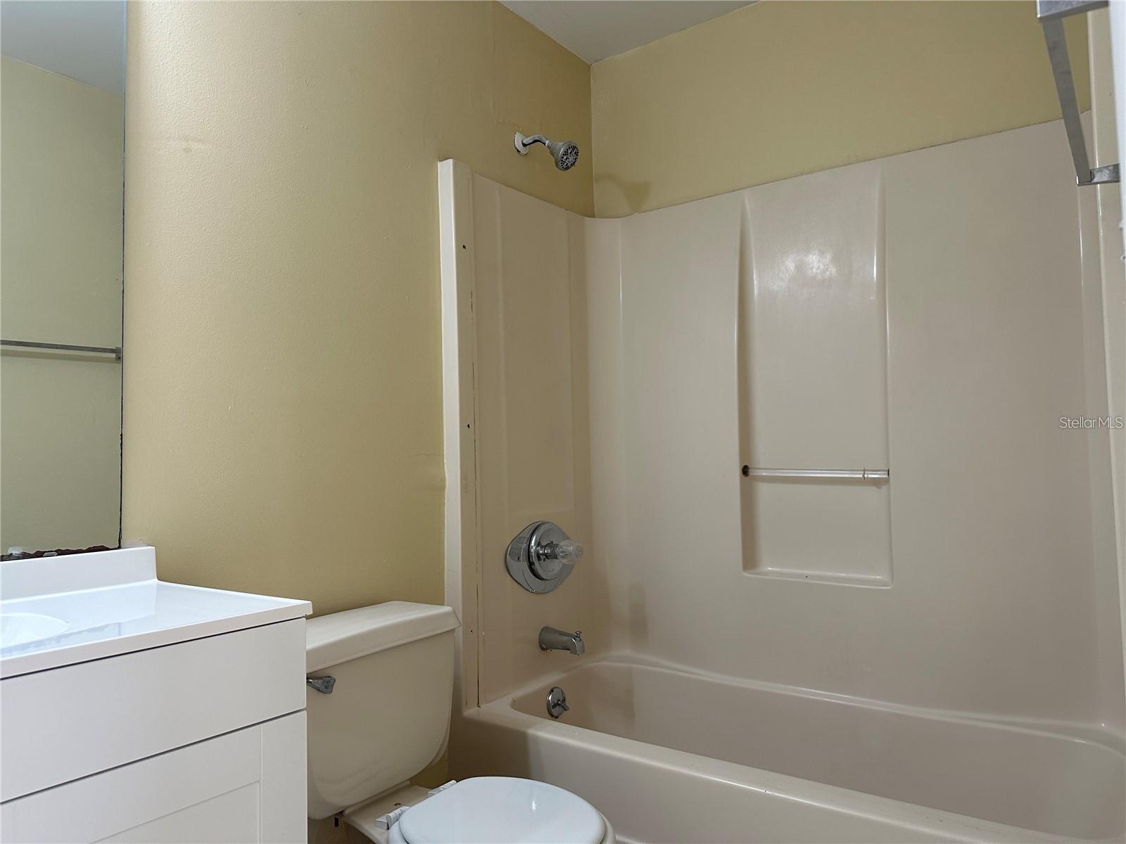 MAGNOLIA LAKES - Residential Lease