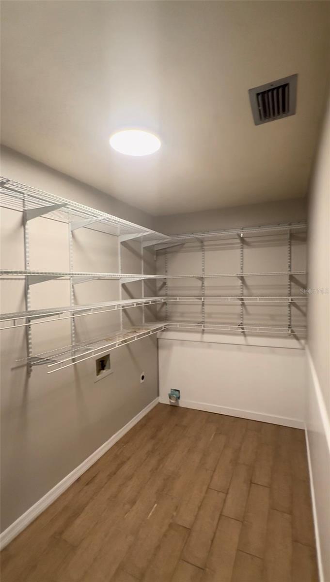 MORAN GROVES - Residential