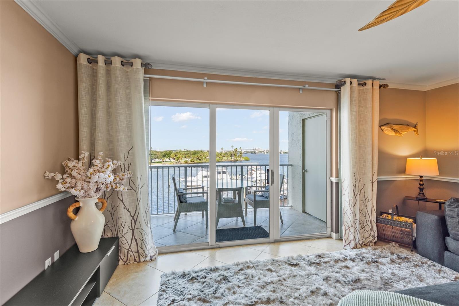 MARINA POINT HARBOR PH 01 CONDO - Residential