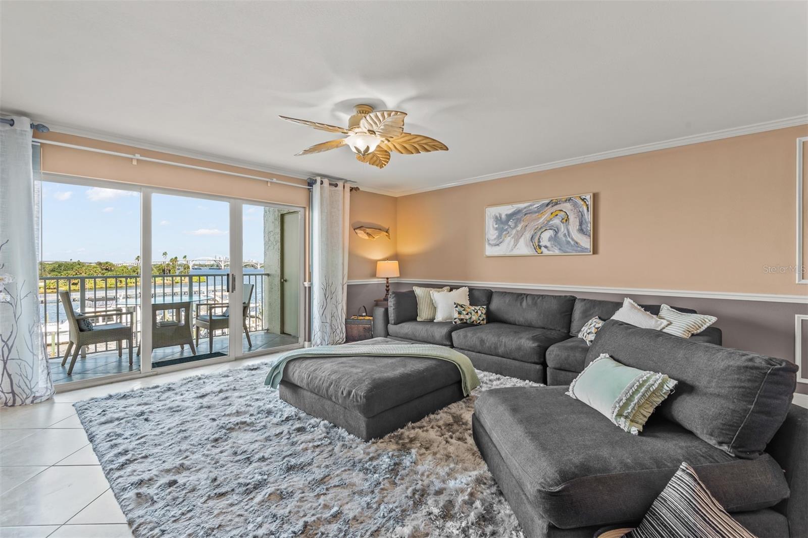 MARINA POINT HARBOR PH 01 CONDO - Residential