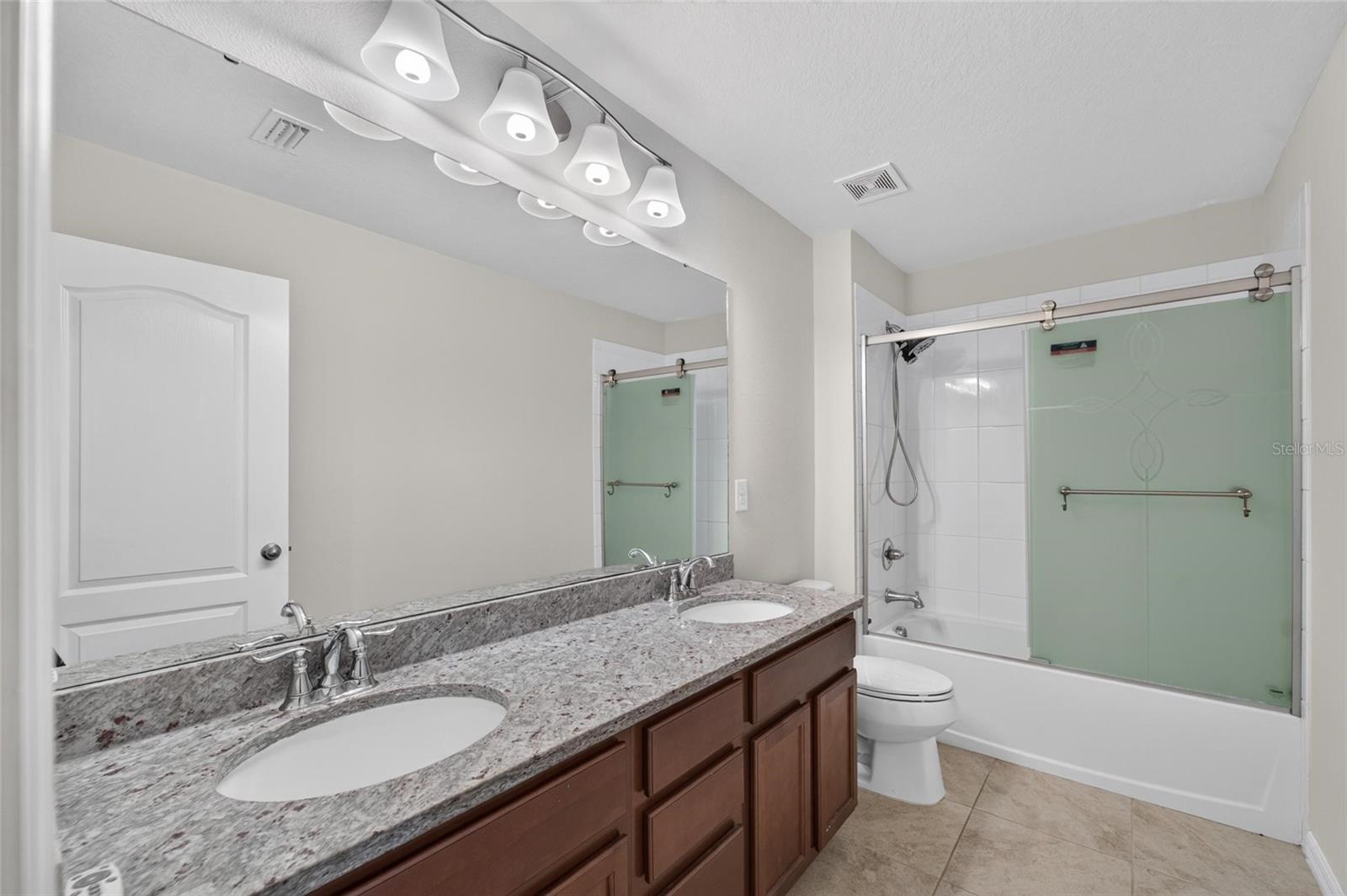 LUCAYA LAKE CLUB PH 3 - Residential