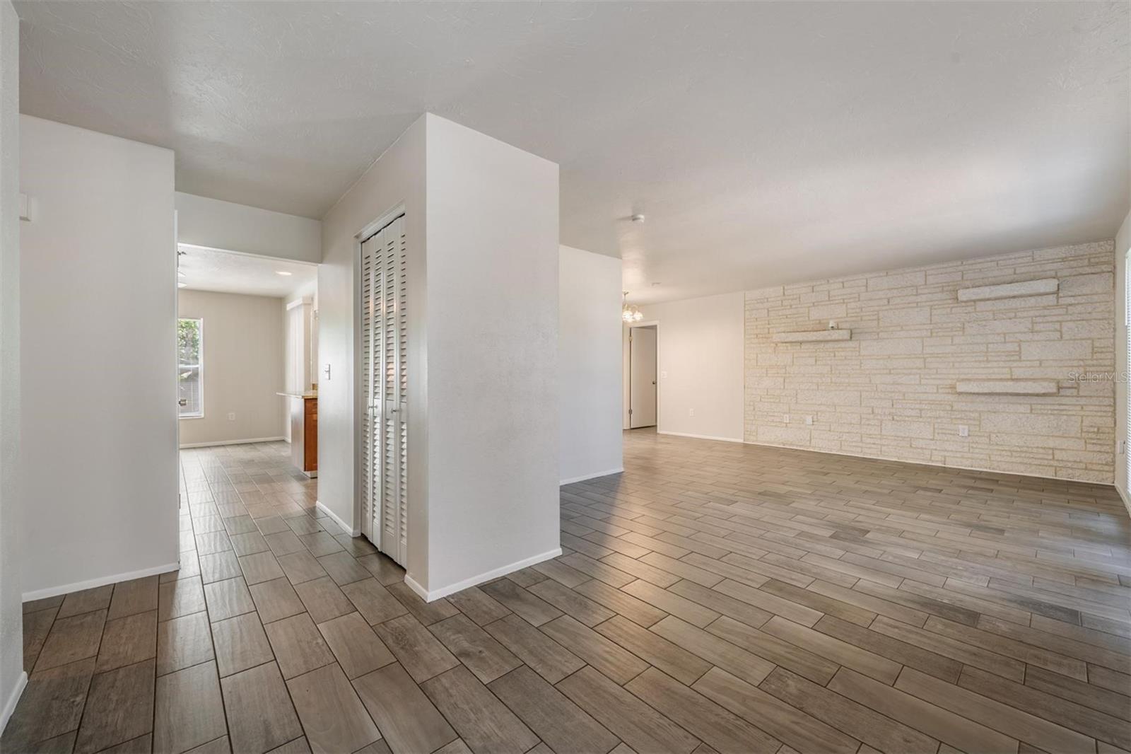 WHITFIELD COUNTRY CLUB HEIGHTS - Residential