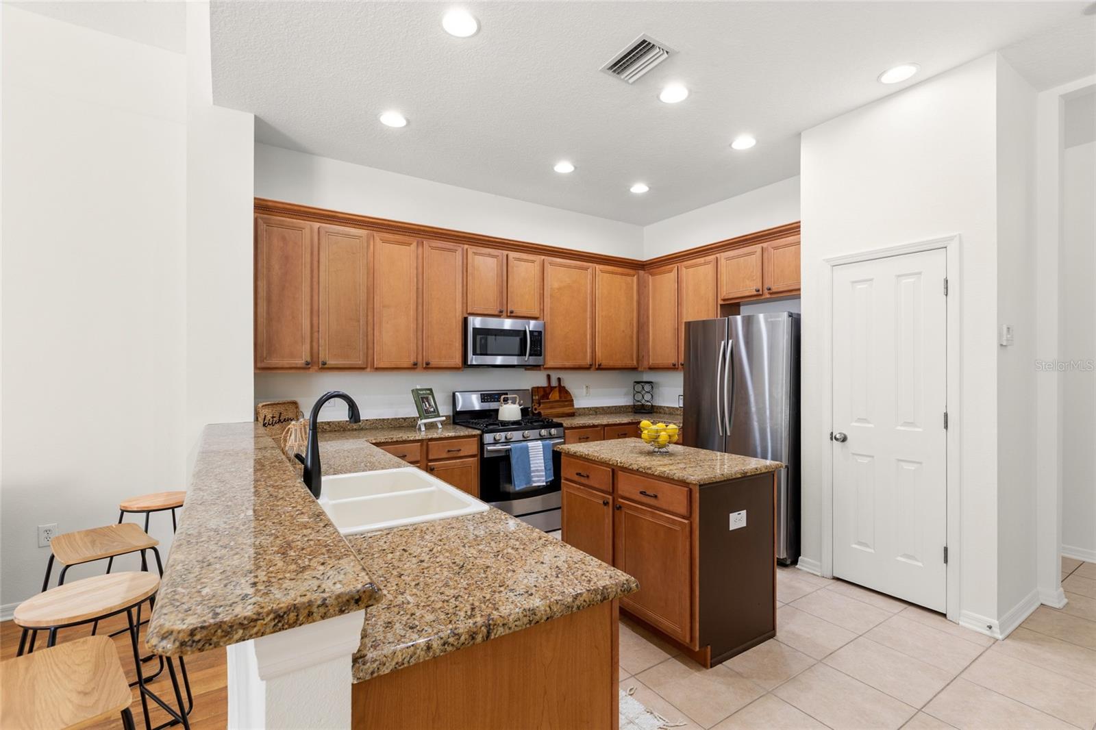 IVY LAKE ESTATES - Residential