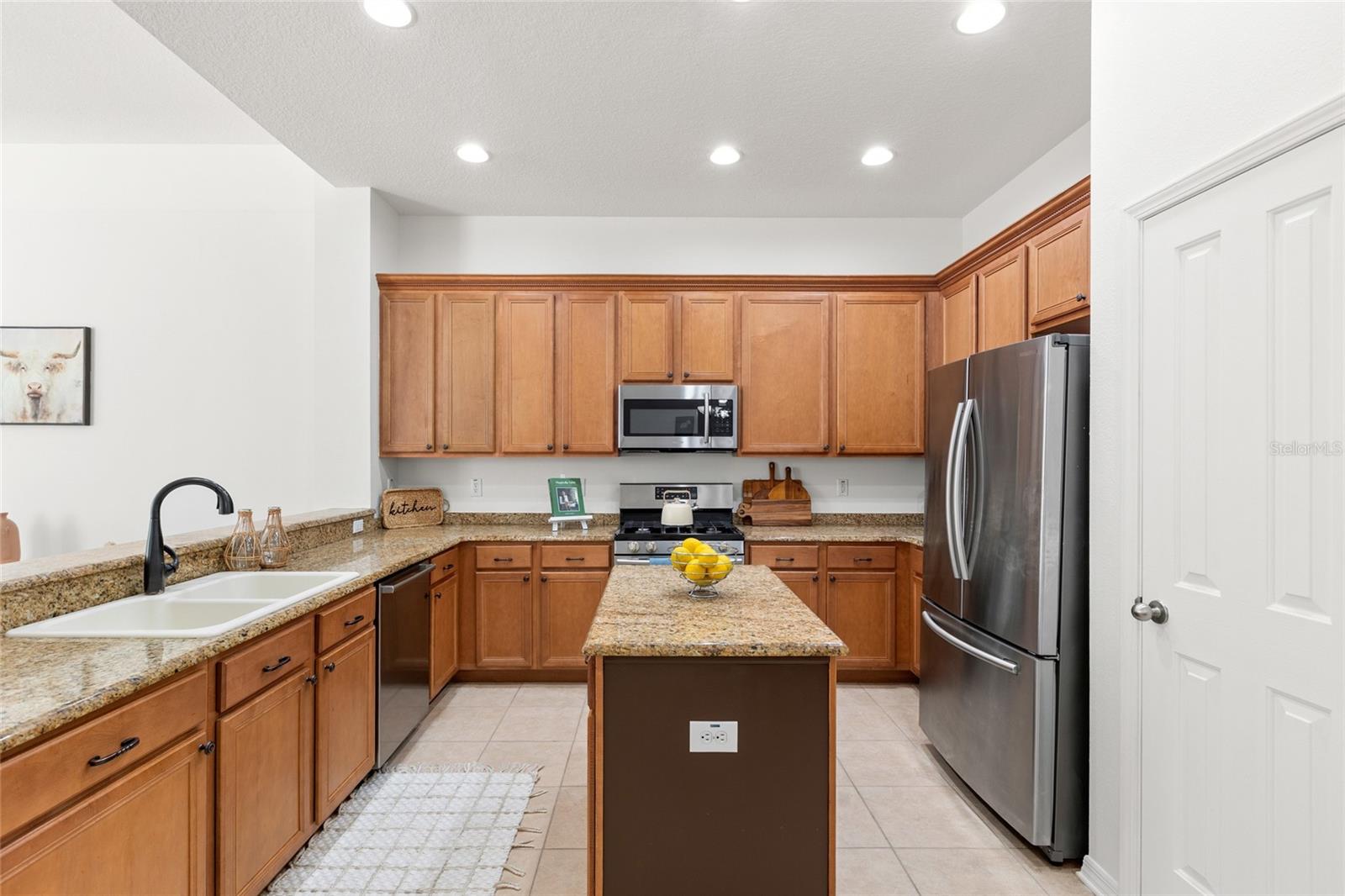 IVY LAKE ESTATES - Residential