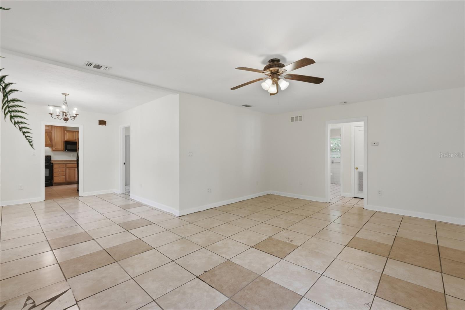 EDGEWATER - Residential