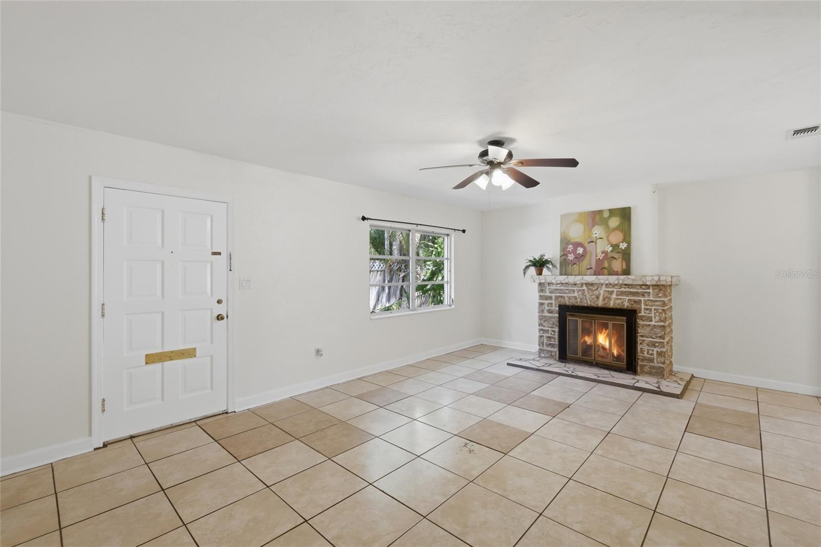 EDGEWATER - Residential