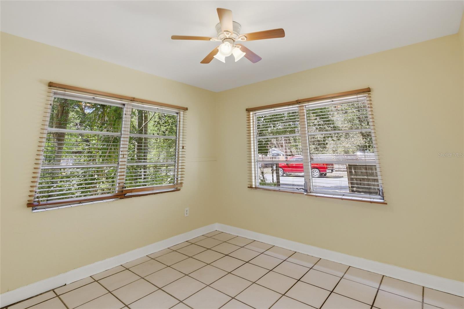 EDGEWATER - Residential