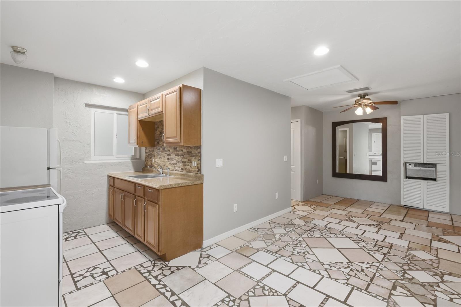EDGEWATER - Residential
