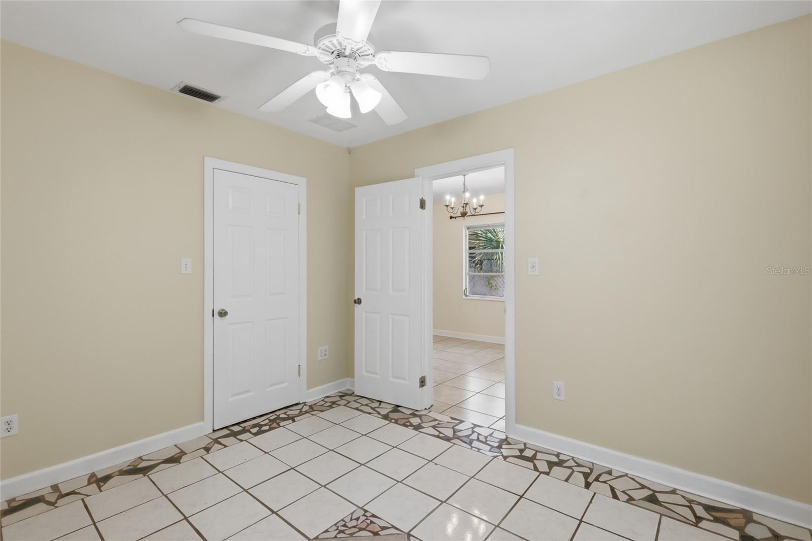 EDGEWATER - Residential