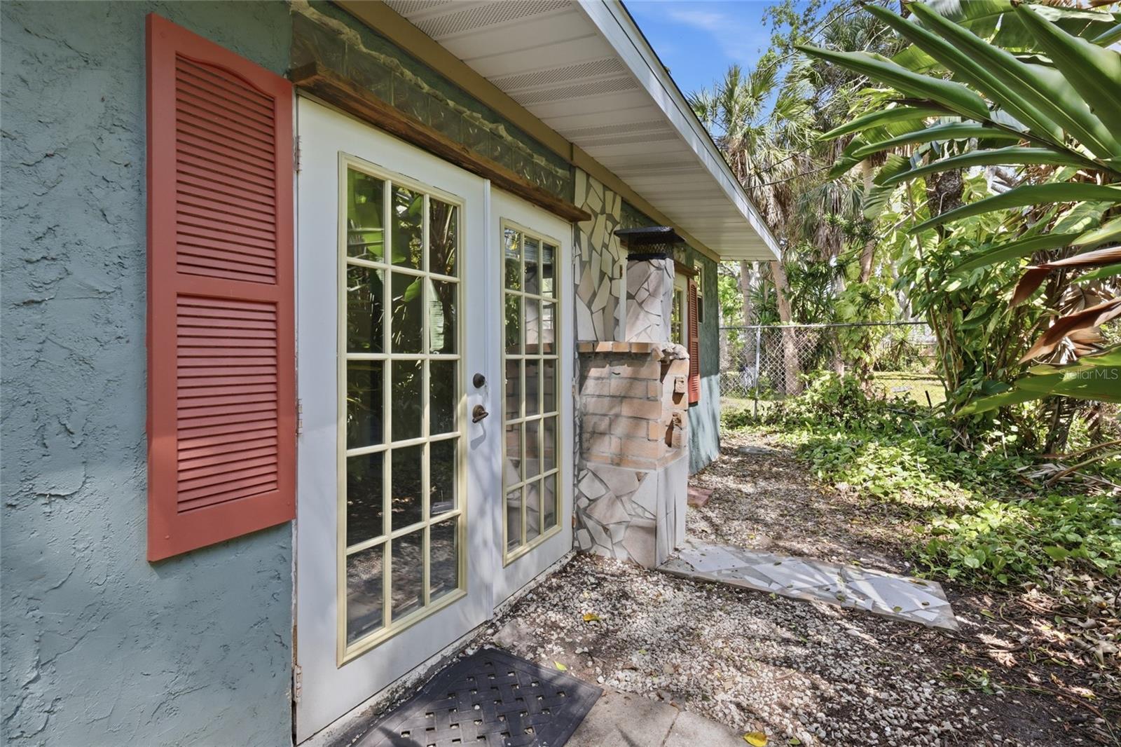 EDGEWATER - Residential