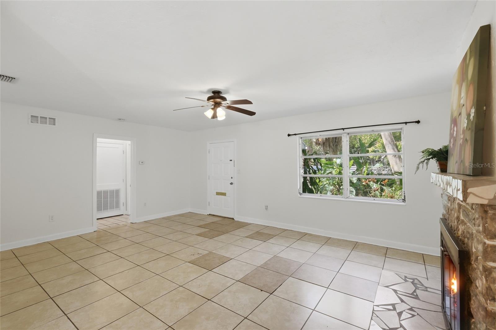 EDGEWATER - Residential