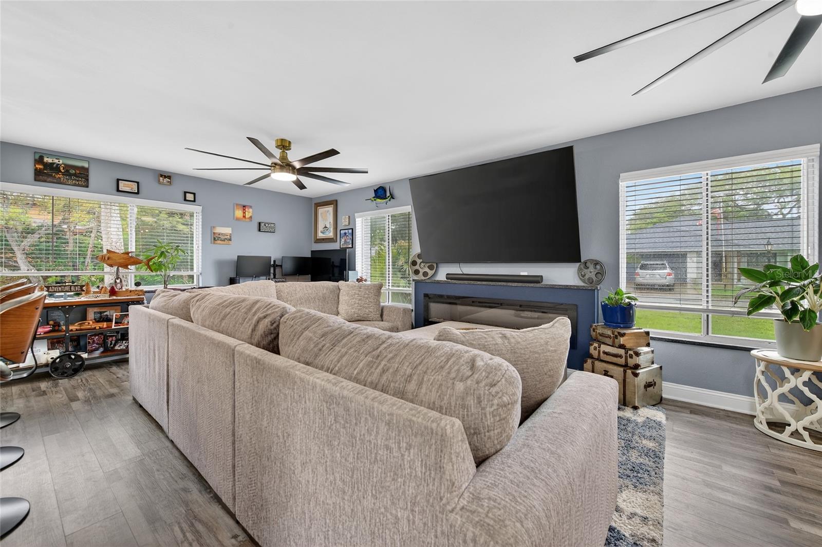 LIGHTHOUSE SHORES - Residential
