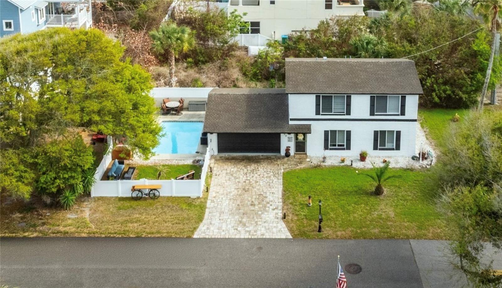 LIGHTHOUSE SHORES - Residential
