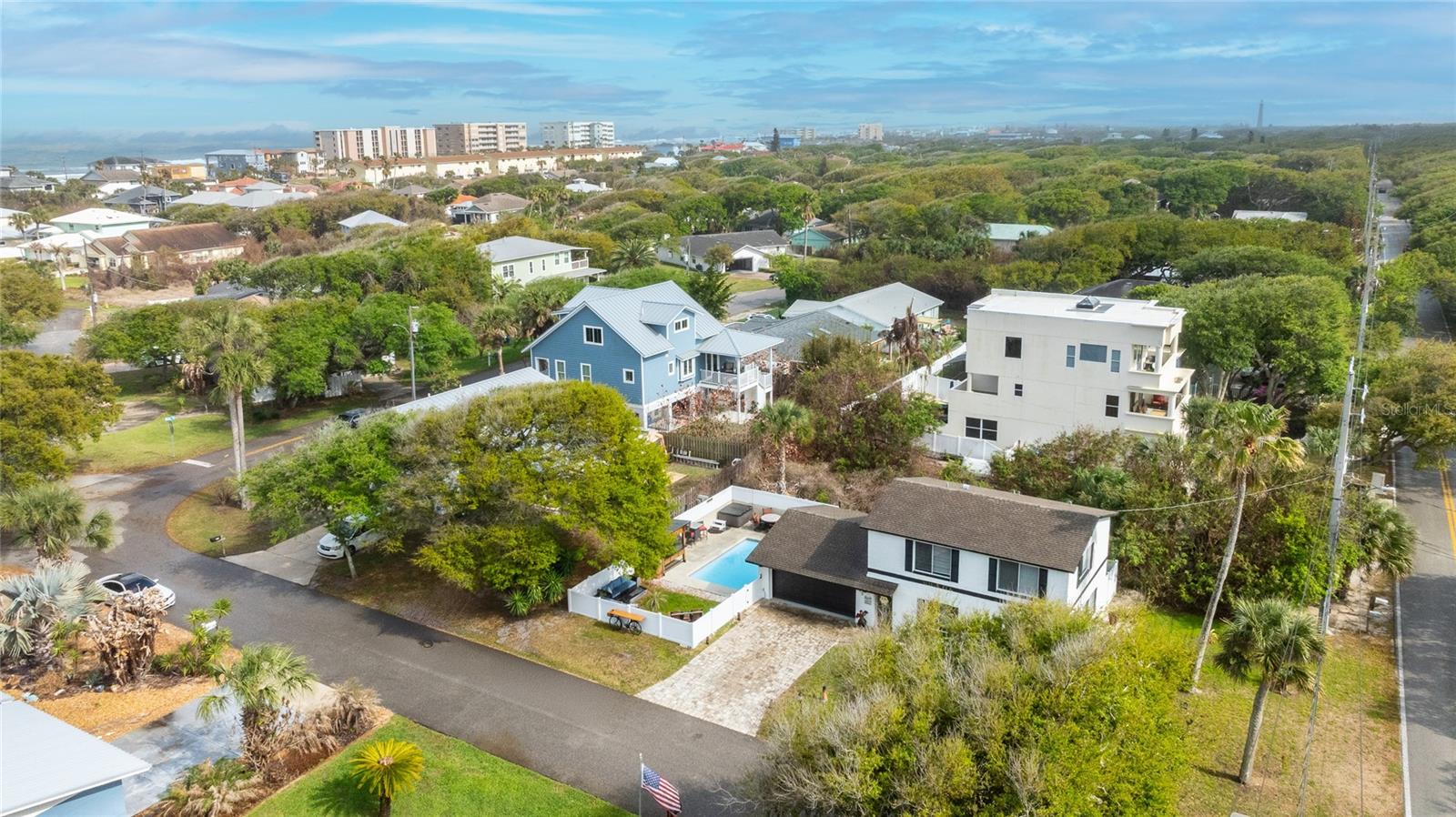 LIGHTHOUSE SHORES - Residential