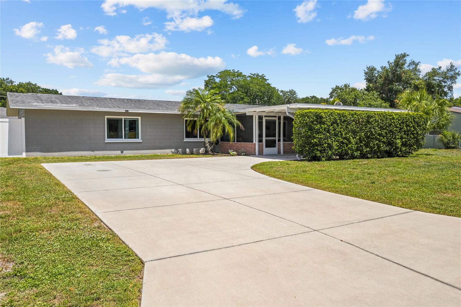 LAKE SARASOTA - Residential