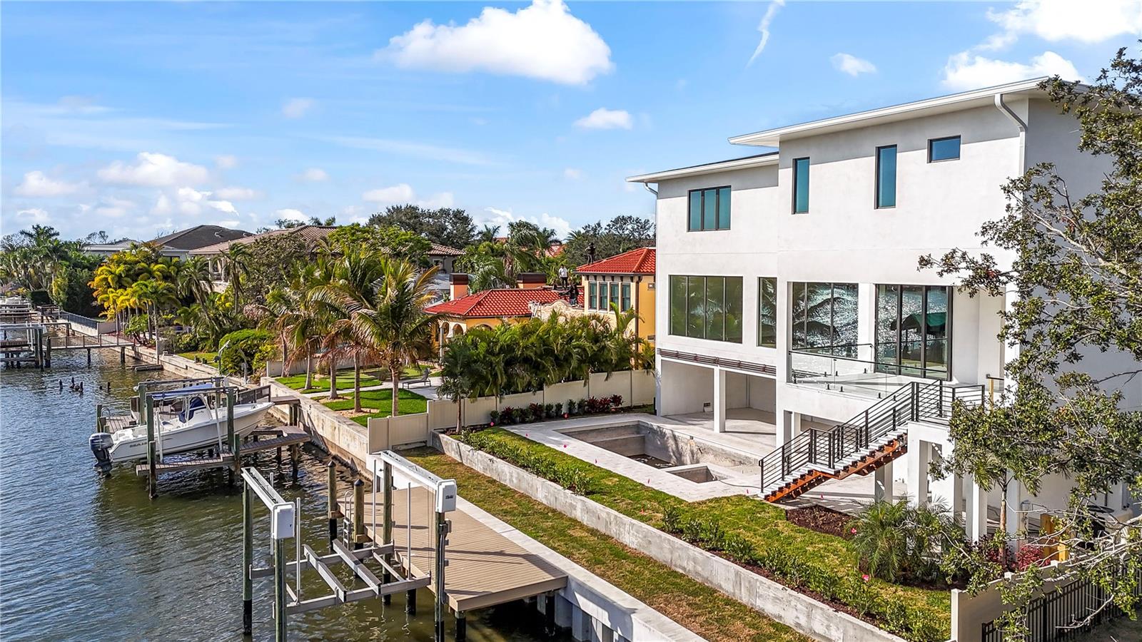 CAROL SHORES - Residential