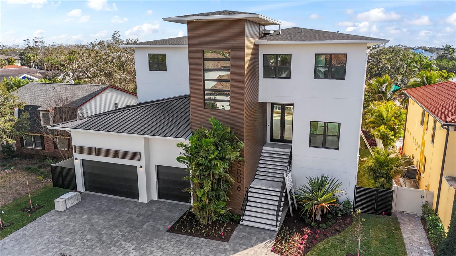 CAROL SHORES - Residential