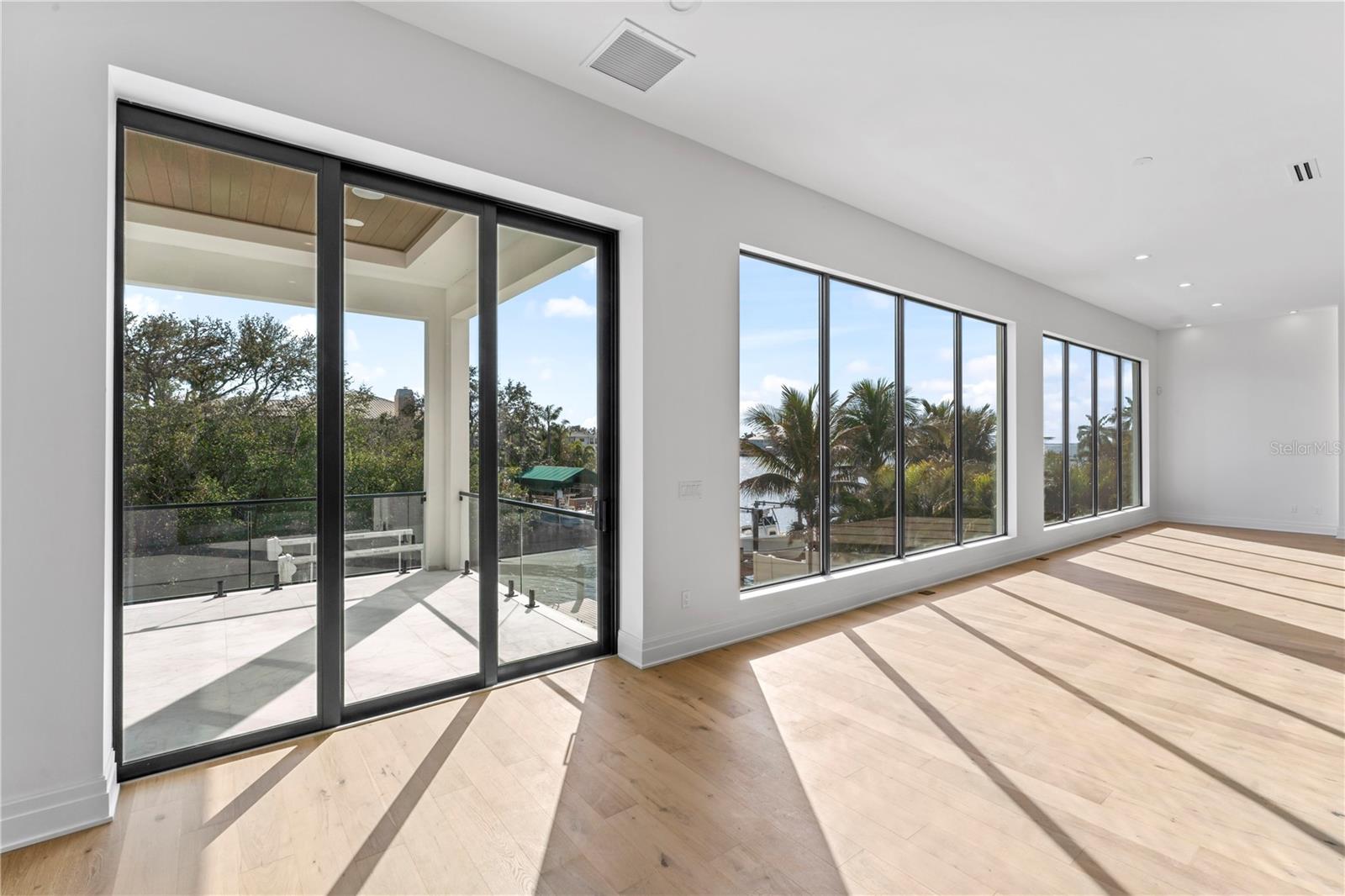 CAROL SHORES - Residential