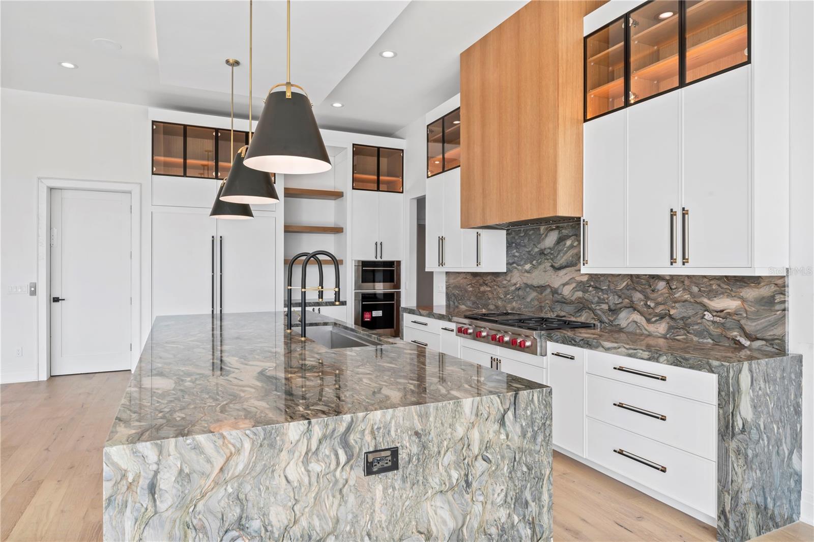 CAROL SHORES - Residential