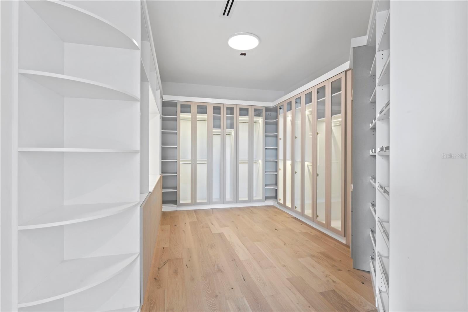 CAROL SHORES - Residential