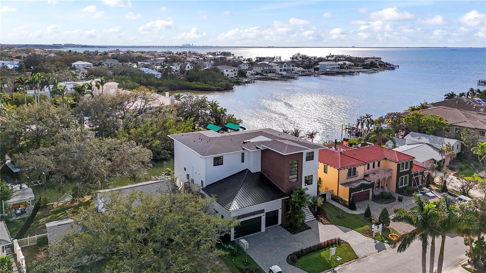 CAROL SHORES - Residential