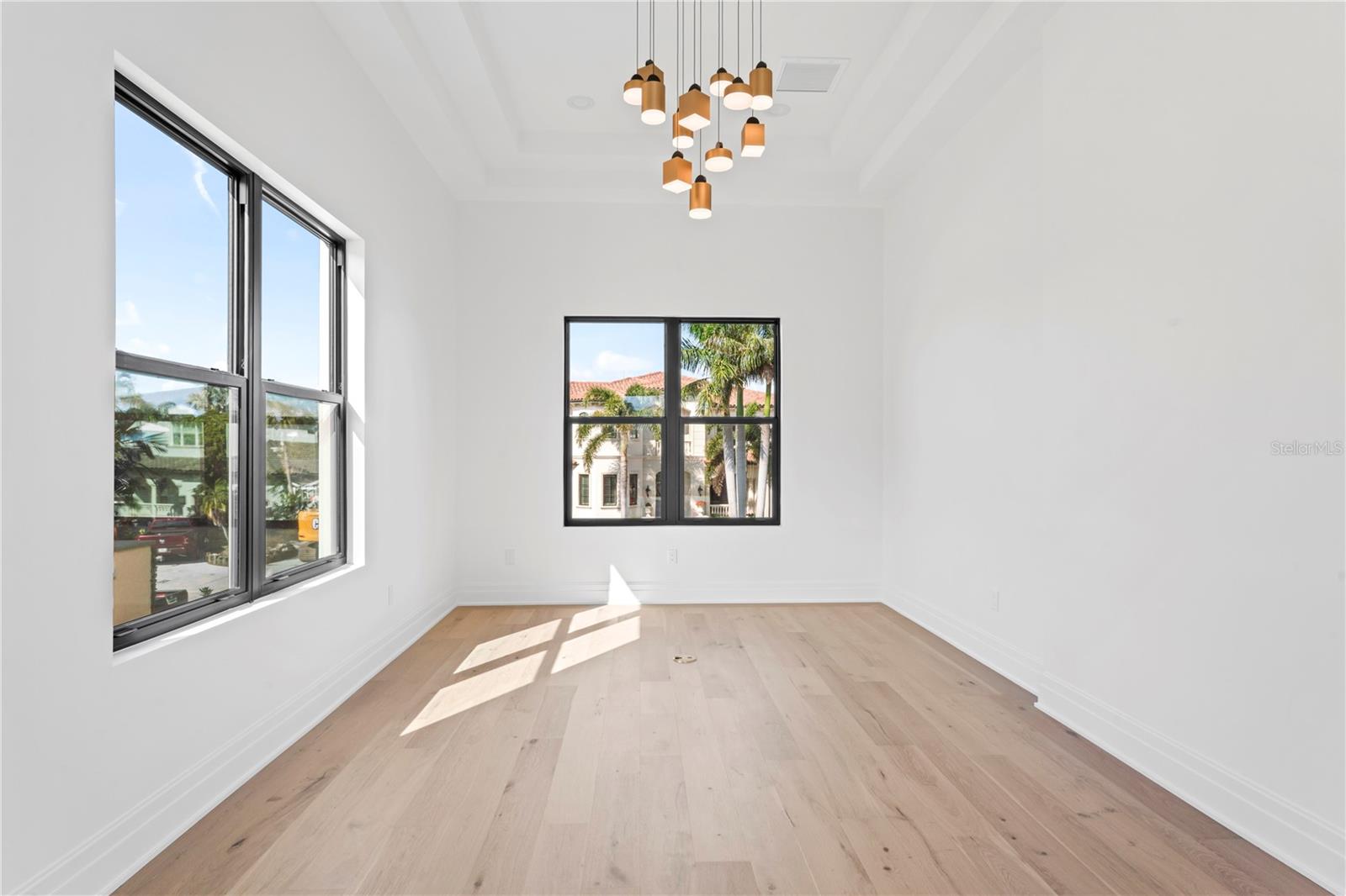 CAROL SHORES - Residential
