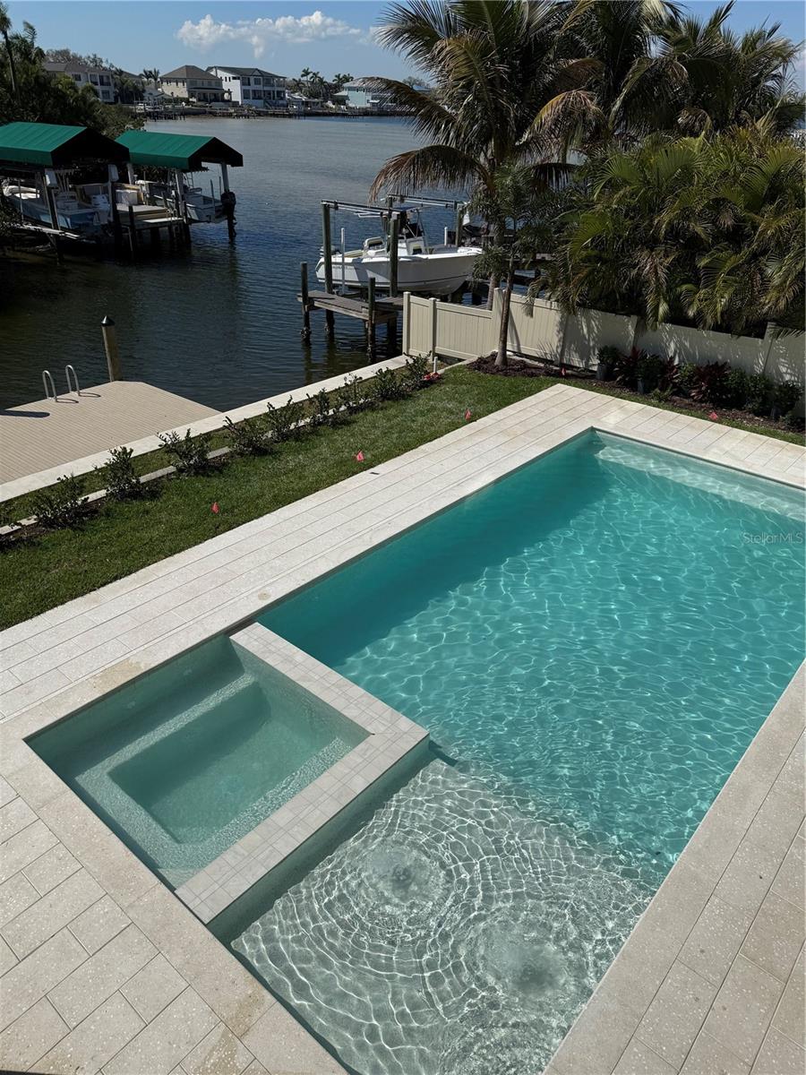 CAROL SHORES - Residential