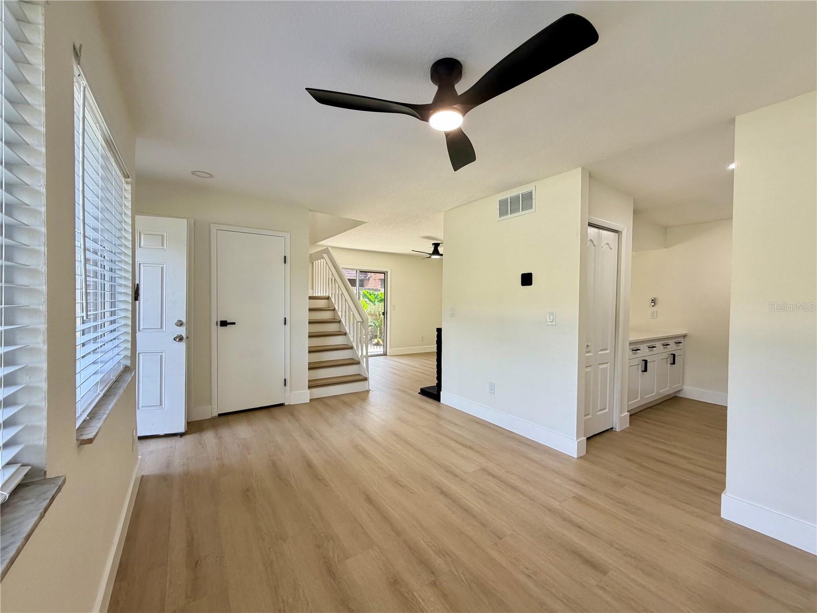 HUNTINGTON ON THE GREEN - Residential