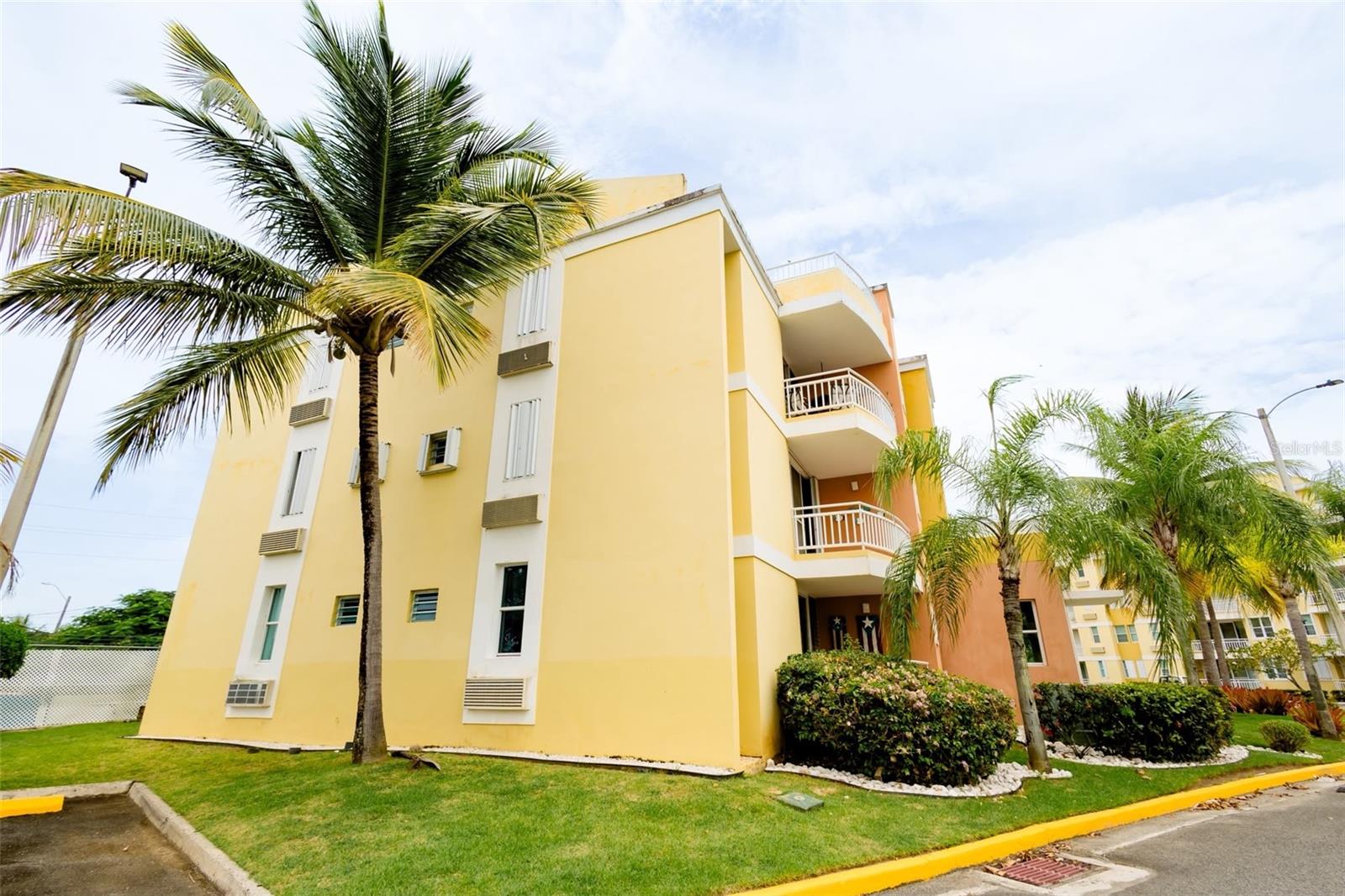 VILLAS DEL MAR BEACH RESORT - Residential Lease