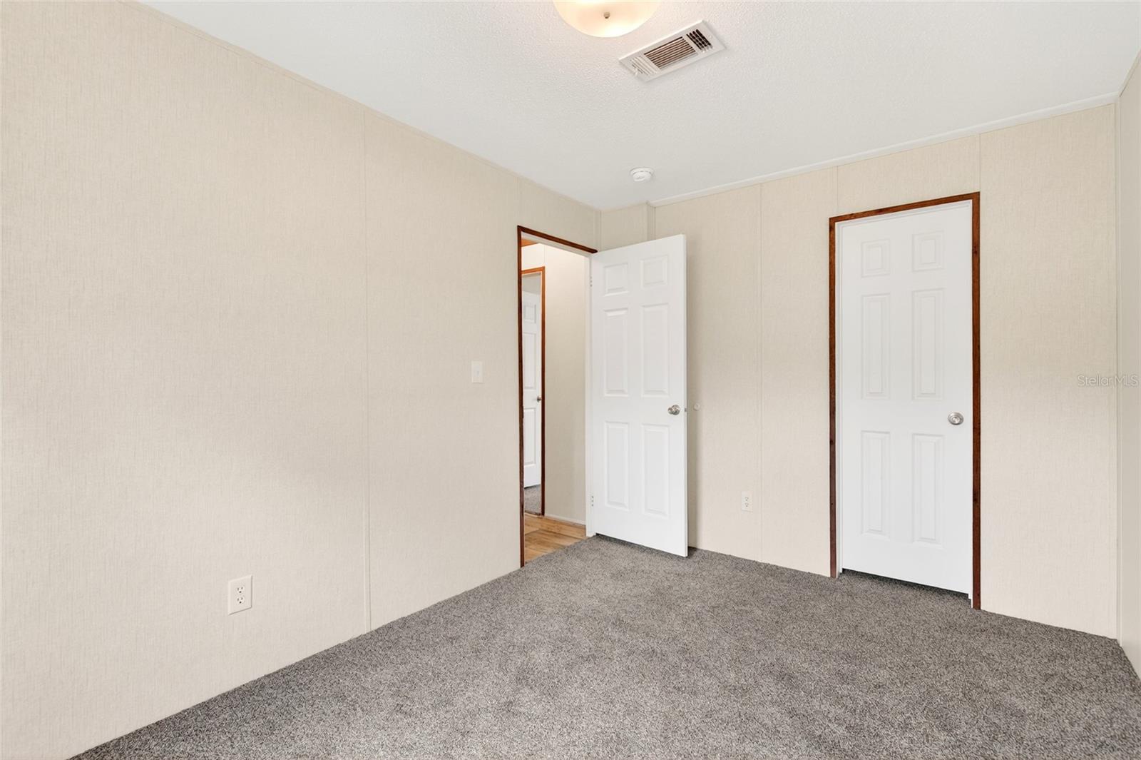 SILVER SPRINGS - Residential