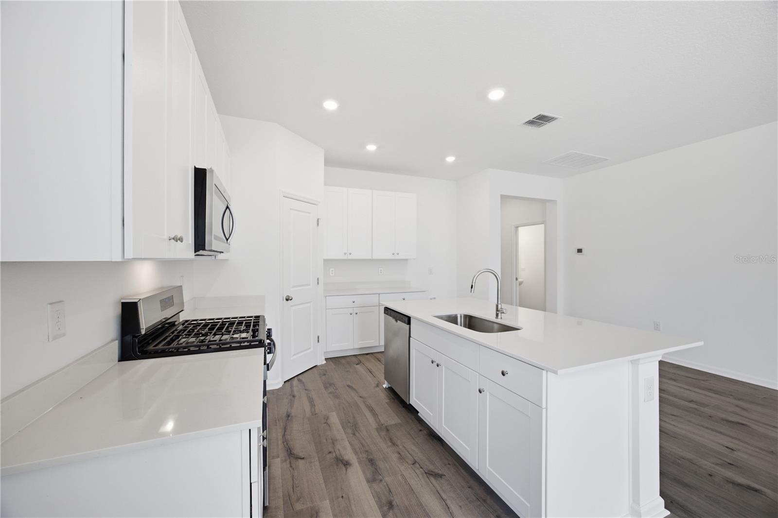HERITAGE-THE COTTAGES OF SANDERS GROVE - Residential