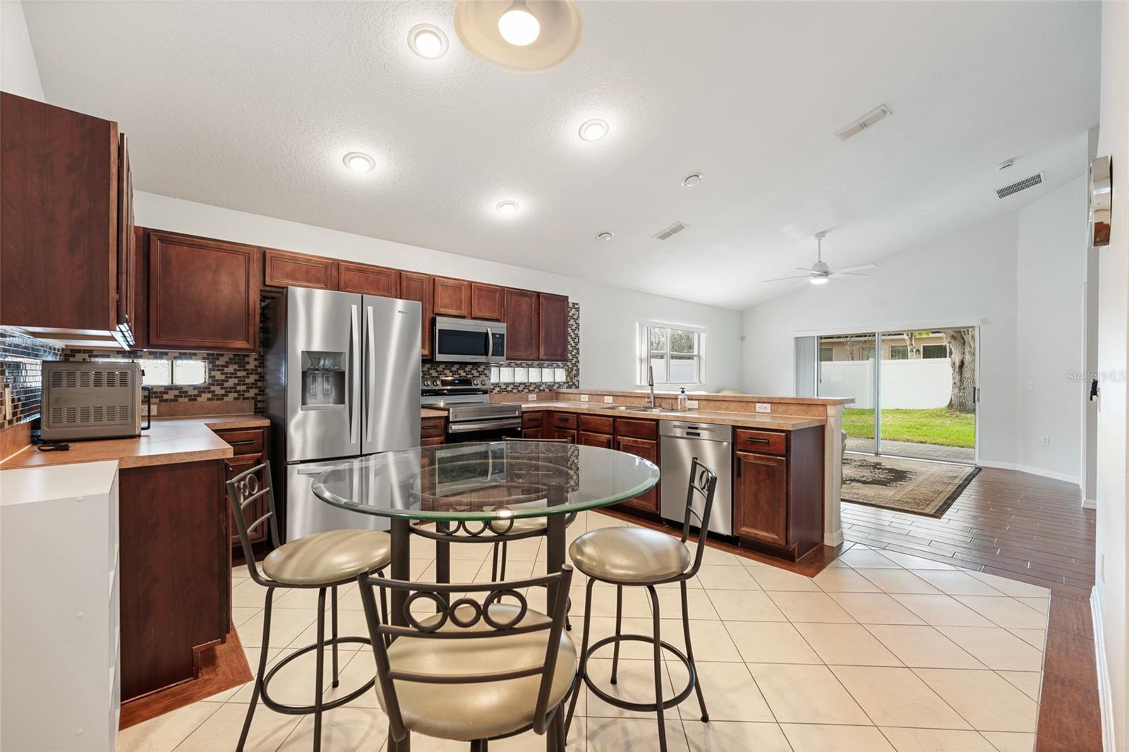 CAMPBELL COVE - Residential Lease