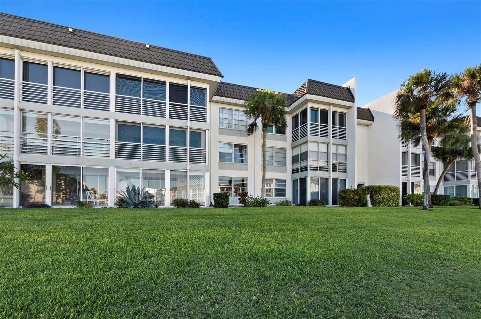 LONGBOAT HARBOUR - Residential