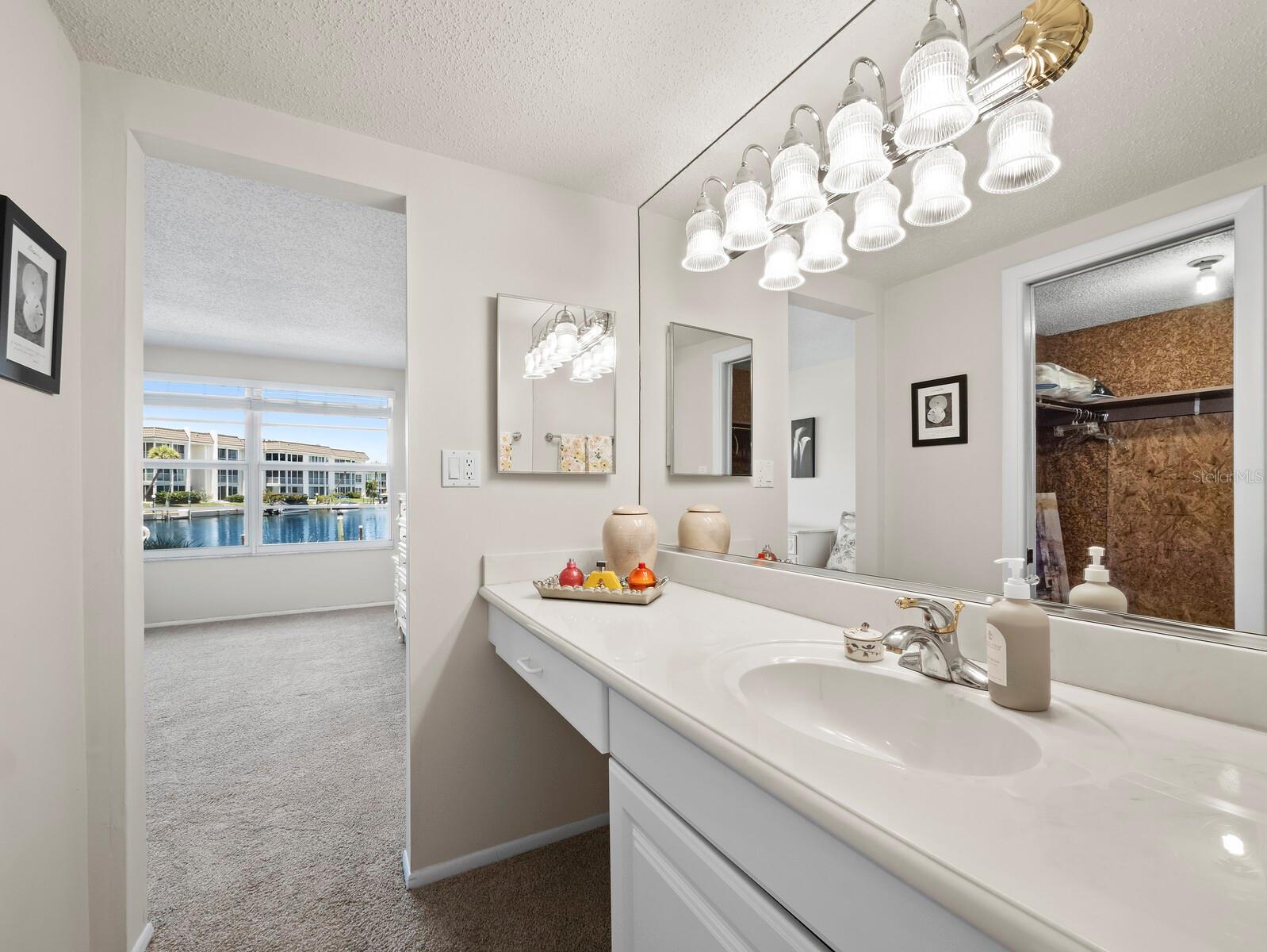 LONGBOAT HARBOUR - Residential
