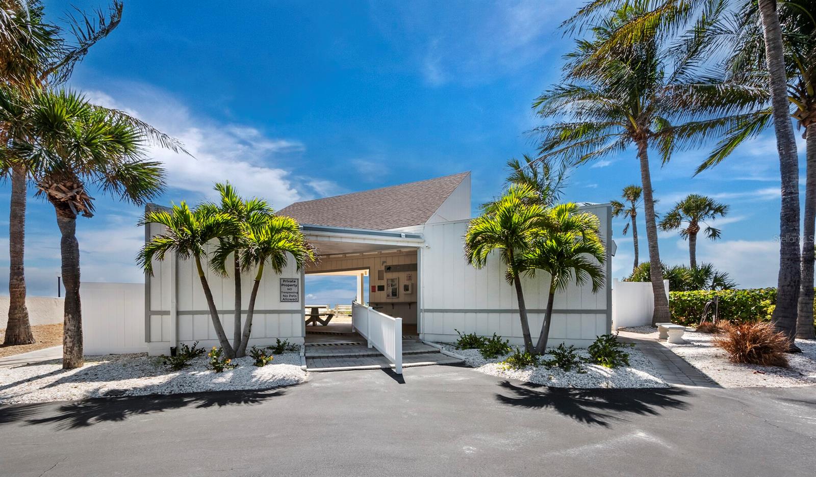 LONGBOAT HARBOUR - Residential