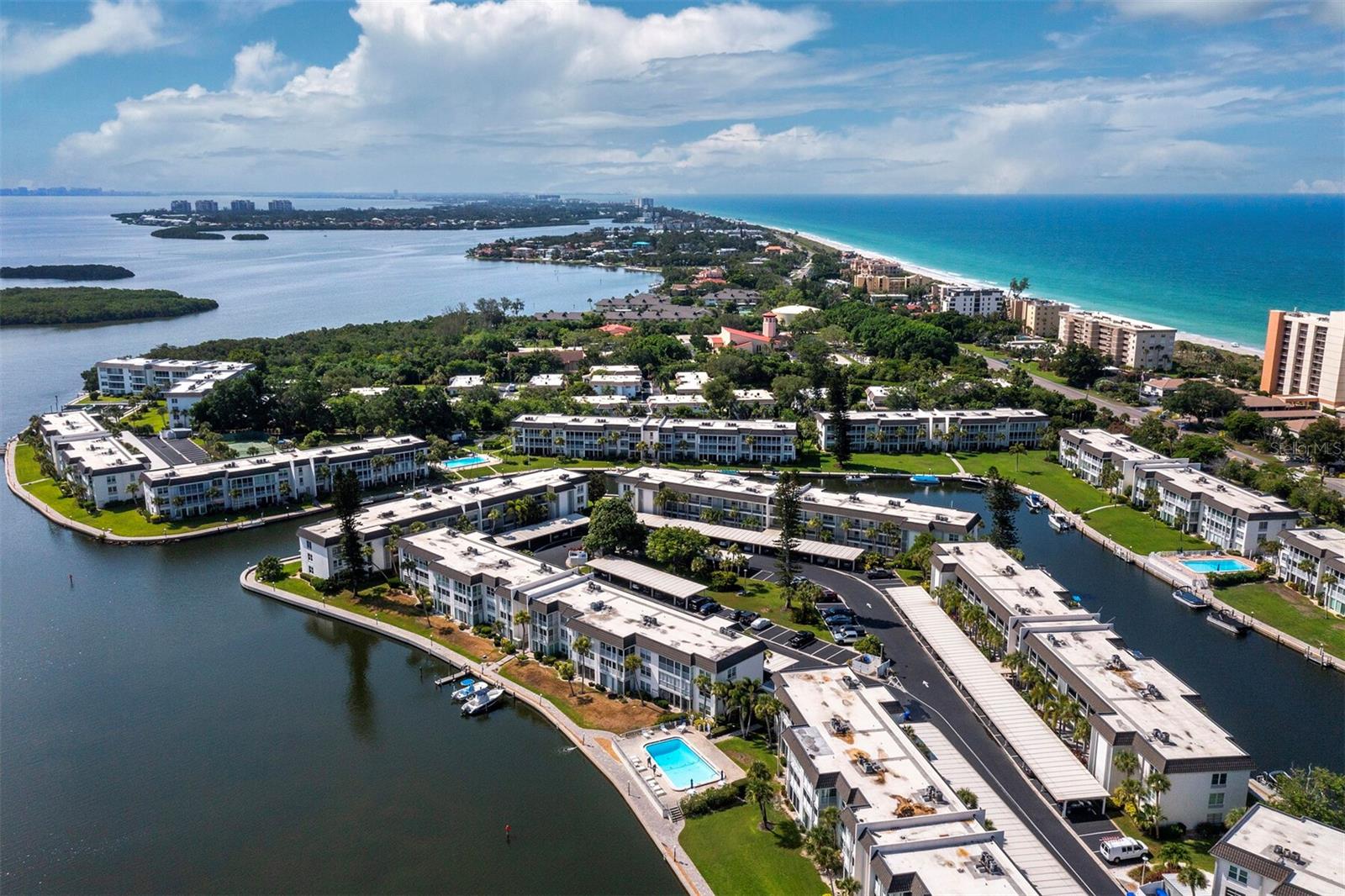 LONGBOAT HARBOUR - Residential