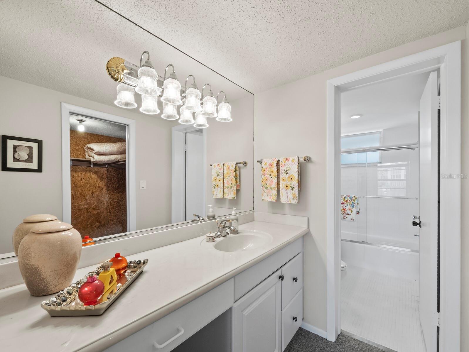 LONGBOAT HARBOUR - Residential
