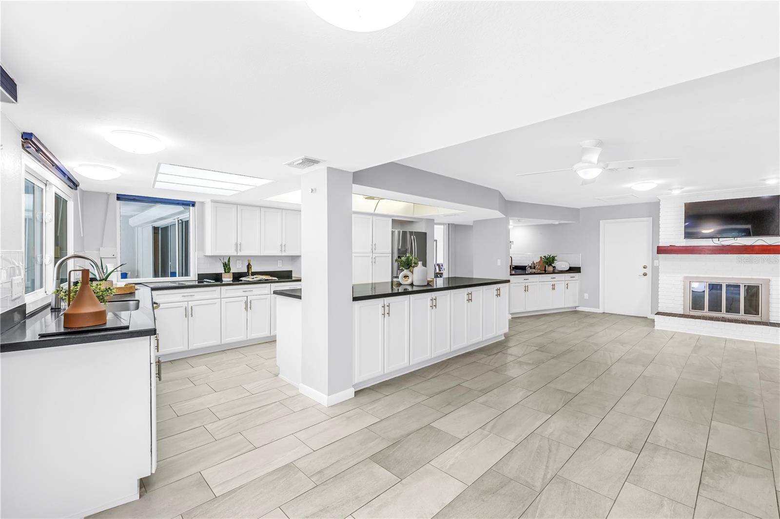 BAYWAY ISLES UNIT 1 - Residential