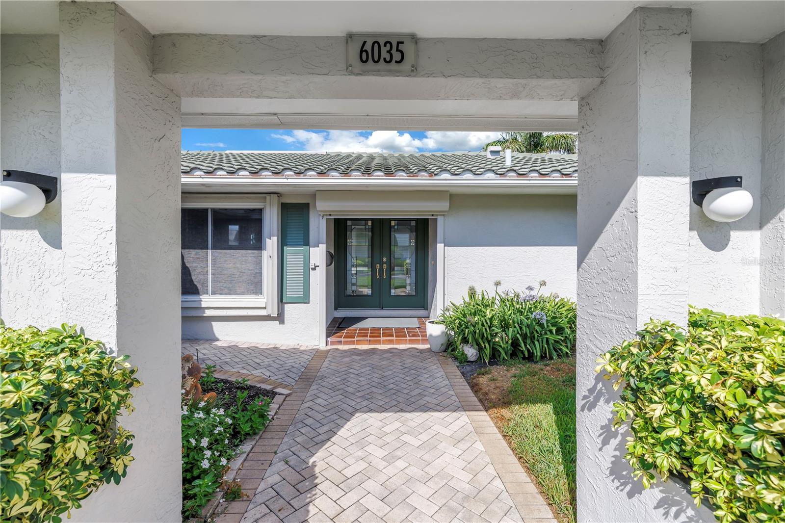 BAYWAY ISLES UNIT 1 - Residential