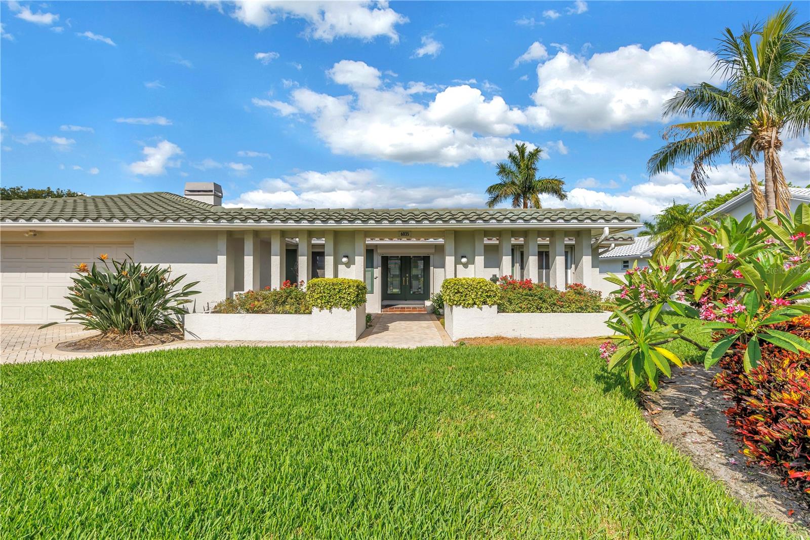 BAYWAY ISLES UNIT 1 - Residential