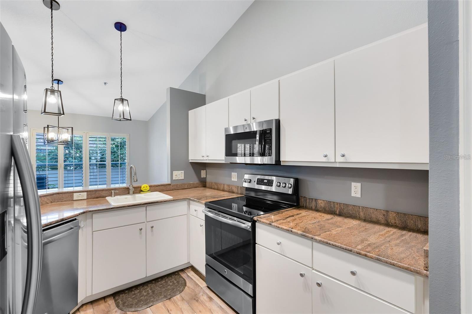 LA VITA CONDO PH 4 - Residential