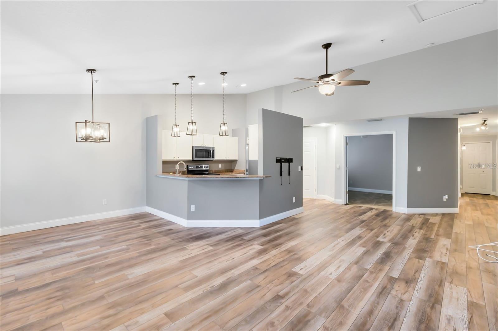 LA VITA CONDO PH 4 - Residential