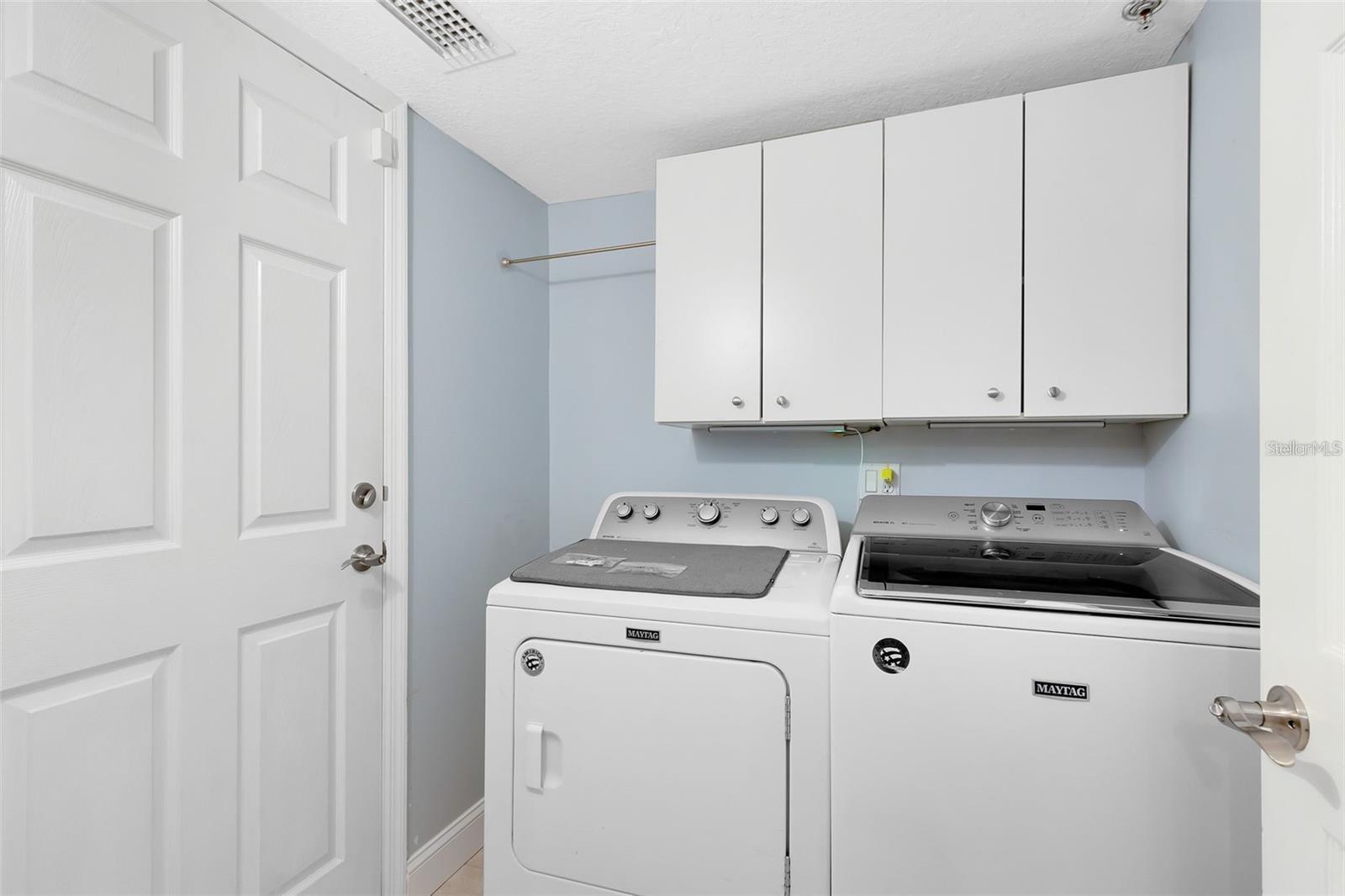 LA VITA CONDO PH 4 - Residential
